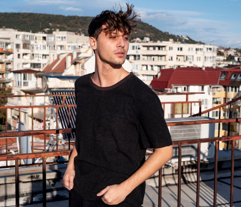 Elevate Your Retail Game: Navigating the Wholesale Realm of Stylish Men’s T-Shirts