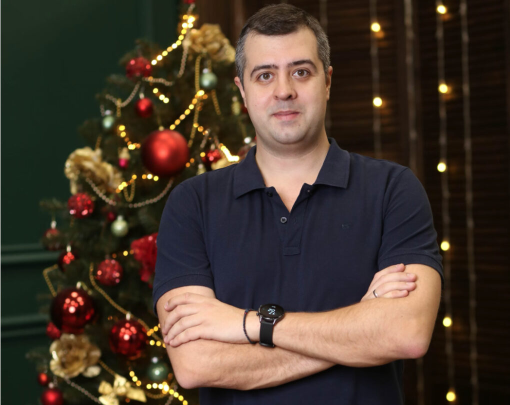 Wholesale Christmas T-Shirts for Men: A Professional Guide