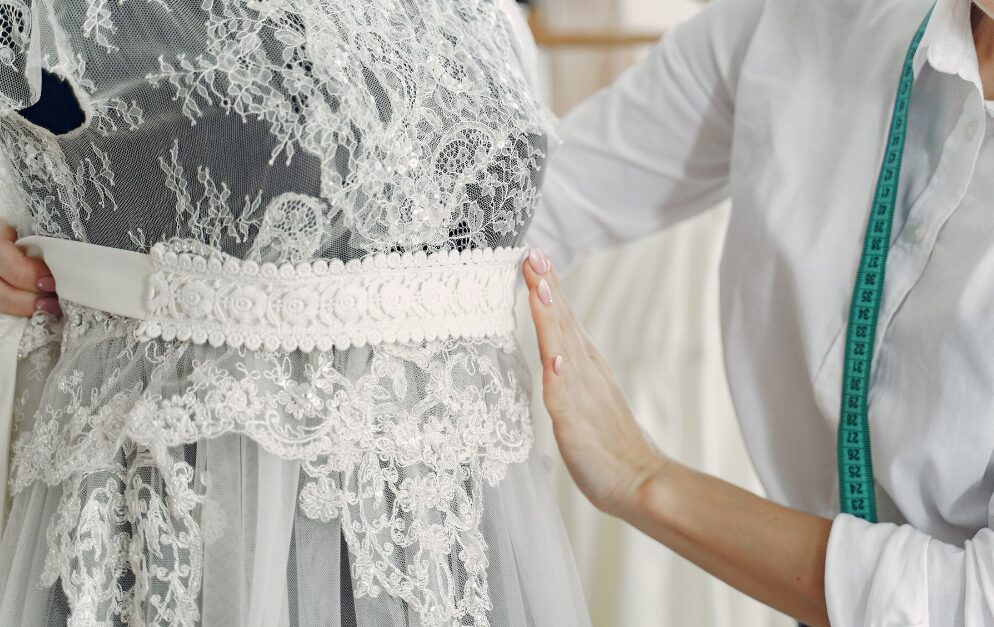 Mastering the Art of White Lace Blouses – Your Ultimate Guide to Styles, Trends, and Timeless Sophistication!