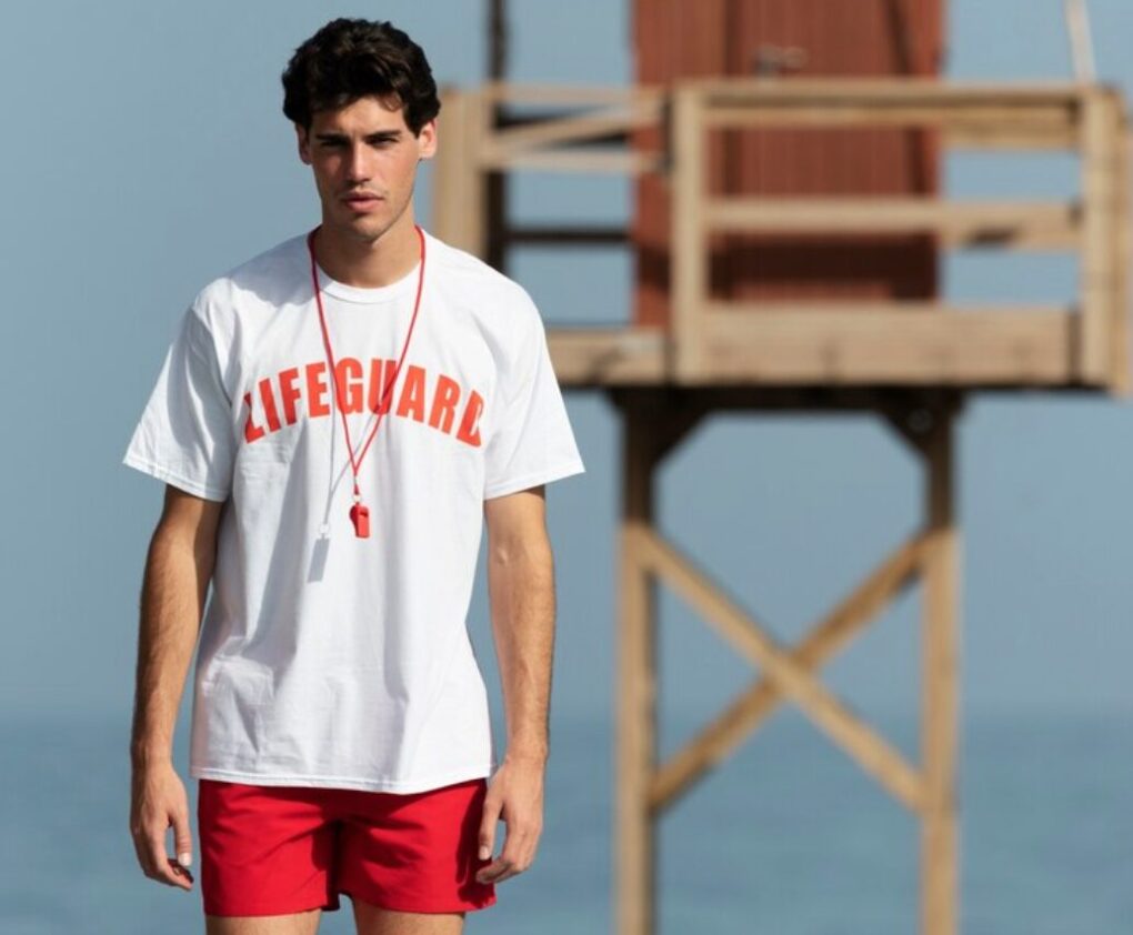 Wholesale Red and White Graphic Tee for Men: A Professional Guide